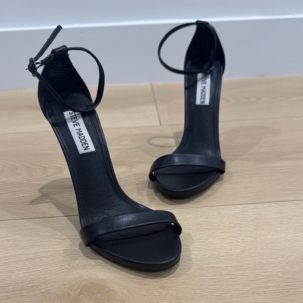 Steve Madden Elegant Black Ankle Strap Heels